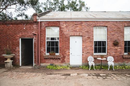 Ravenswood Homestead