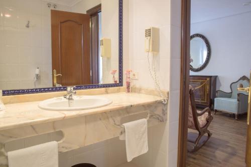 Hotel Los Infantes - image 4