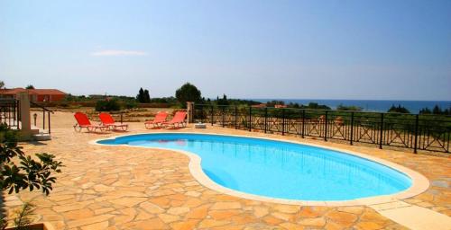 3 bedrooms villa at Paliki 200 m away from the beach with sea view private pool and wifi gîte à louer Mantzavináta
