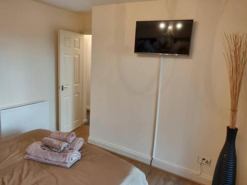 Waterfront Apartment In The Heart Of St Neots - image 6