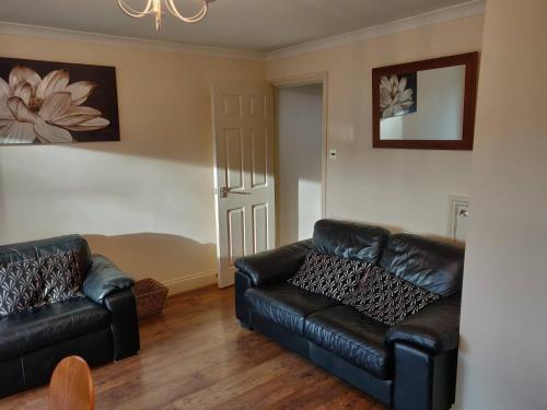 Waterfront Apartment In The Heart Of St Neots - image 9