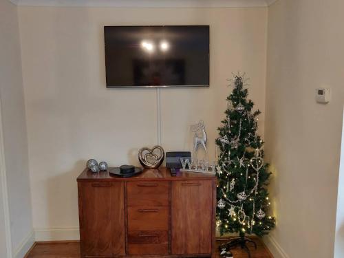 Waterfront Apartment In The Heart Of St Neots - image 12