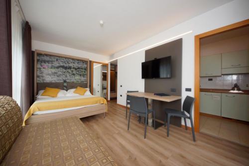Ambassador Suite Hotel - image 8