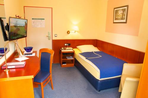 Aura Hotel 625m von Aalweg entfernt