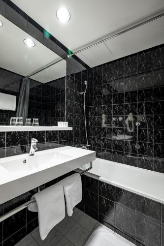 Expo Hotel - image 3