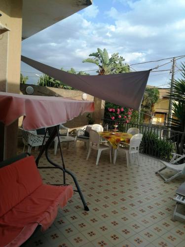 3 bedrooms house at Scoglitti 100 m away from the beach with sea view and enclosed garden gîte à louer Kamarina