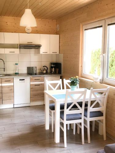 2 bedrooms, 4 beds