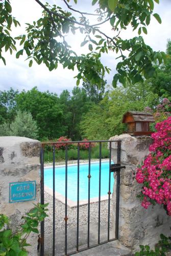 Maison d'hotes Ainsi Soie t-il in Combovin