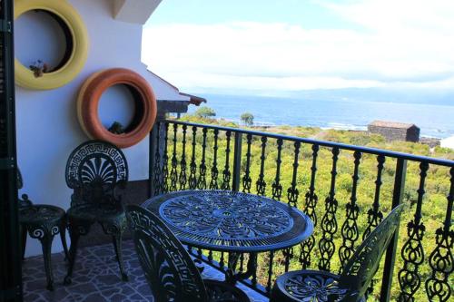 3 bedrooms house with sea view enclosed garden and wifi at Prainha 4 km away from the beach, Prainha de Baixo