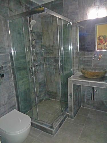 Two-Bedroom Apartment image 4