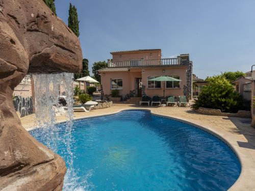  Premium Holiday Home in El Vendrell with Swimming Pool, Pension in El Vendrell