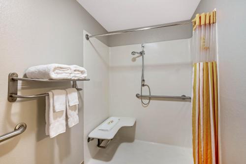 La Quinta by Wyndham New Cumberland - Harrisburg - image 9