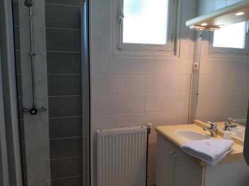 Home des Pins SARL - image 2
