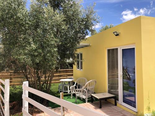 One bedroom bungalow with shared pool enclosed garden and wifi at Silves gîte à louer Encherim