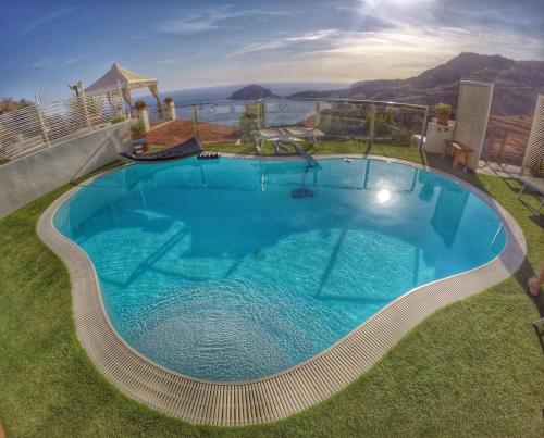 2 bedrooms, 3 beds