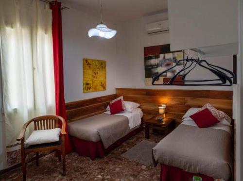 Twin Room with Sea View image 5