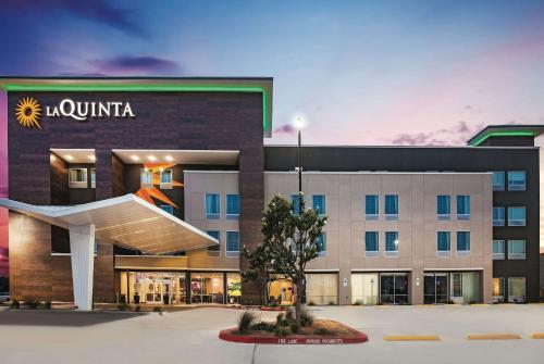 La Quinta Inn & Suites by Wyndham McAllen La Plaza Mall