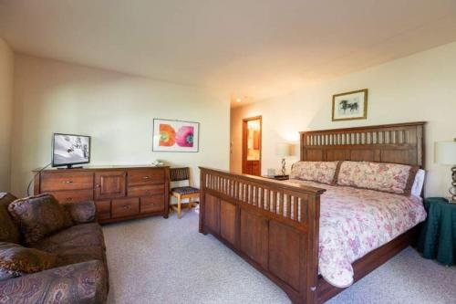1834 Glacier Court - image 2