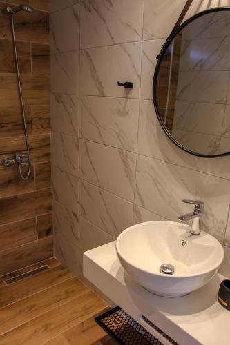 Lamprini's Deluxe Studios Lamprini's Deluxe Studios