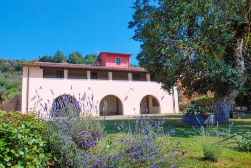  3 bedrooms appartement with enclosed garden and wifi at Terranuova Bracciolini Arezzo, Pension in Penna