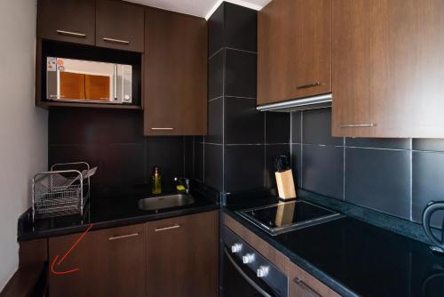 One-Bedroom Apartment image 2