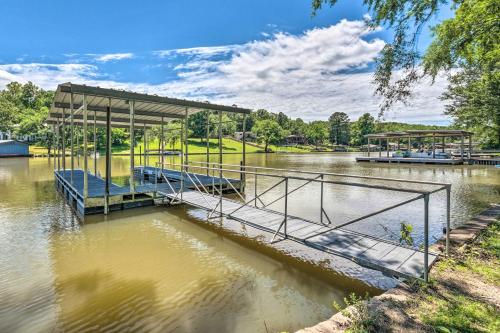 Updated Deck and Dock Lakefront Home in Hot Springs