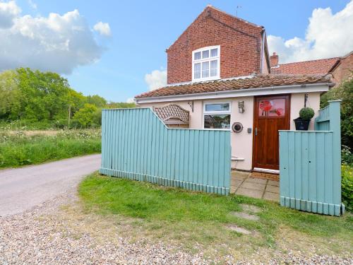 2 Lock Cottages - Stalham