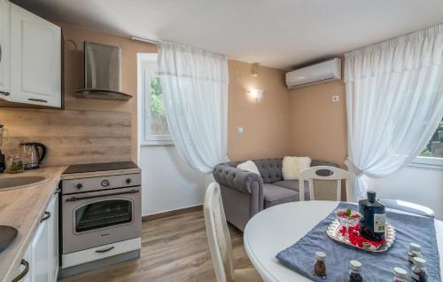 Holiday House Serenity - image 3