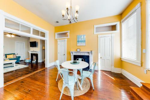 Savannah Bright - image 7