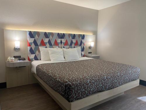 Days Inn & Suites by Wyndham Norcross - image 11
