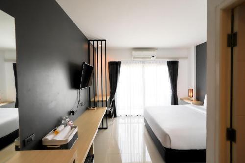 The Rest Hotel - ประจวบ Room Type - Standard King Room