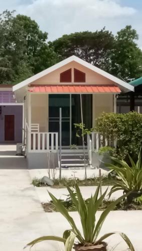 WISET SABAI RESORT in Ang Thong