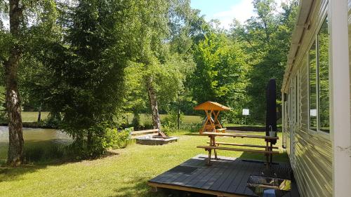 Ferienhaus direkt am See Mobilheim am Schönsee (Ferienhaus direkt am See Mobilheim am Schonsee) in 伯恩斯豪森