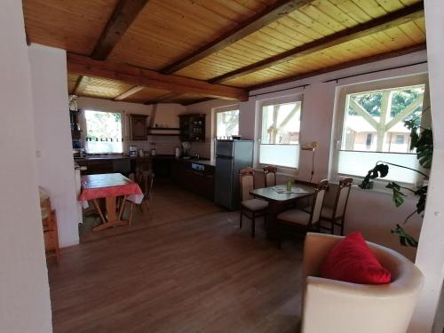 ห้องครัว, Ferienwohnung am Haffberg near สนามบินเฮริงสดอร์ฟ
