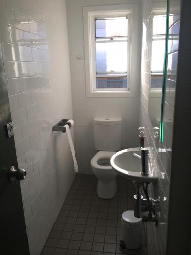 Bathroom, Guesthouse 83 in Cronulla