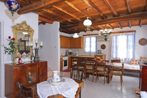 Alexandras traditional house in Skopelos centre