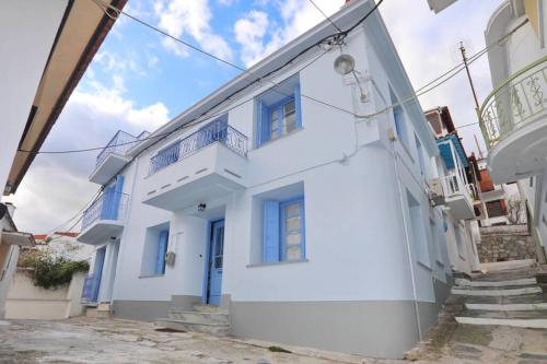 Alexandras traditional house in Skopelos centre