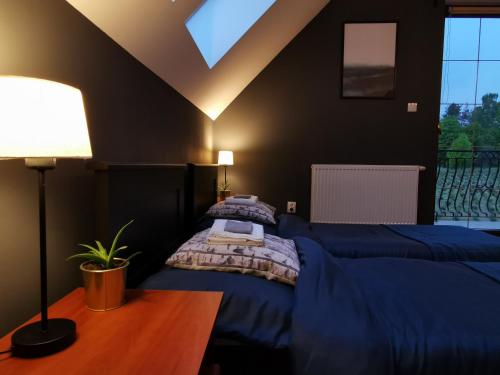 2 twin beds