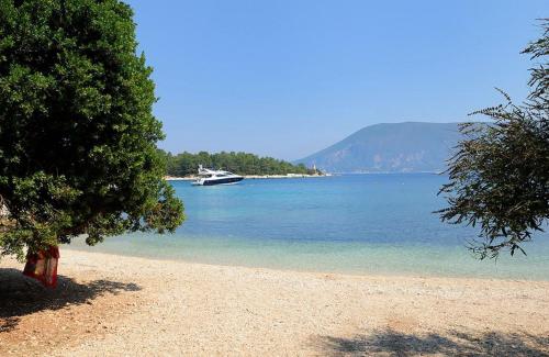 Villa Ireni Waterfont