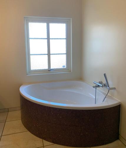 浴室, Hvammur 2 Guesthouse Red House in 紹達克盧庫