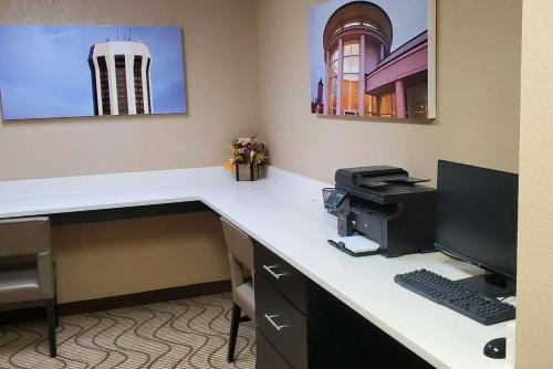 Comfort Inn & Suites Decatur-Forsyth