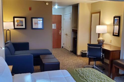 Comfort Inn & Suites Decatur-Forsyth