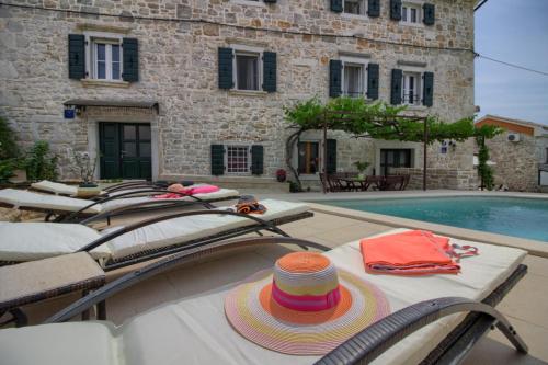 Cozy villa Zita with private pool near town center