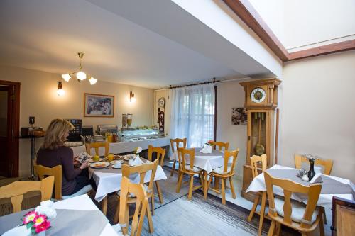 Helios Apartman Hotel - image 14