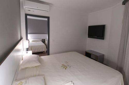 Uniclass Hotel Pinheiros Set in a prime location of Sao Paulo, Uniclass Hotel Pinheiros puts everything the city has to offer just outside your doorstep. The hotel offers guests a range of services and amenities designed to p