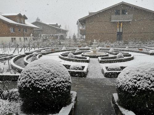 Alpenrose Hotel and Gardens - main image