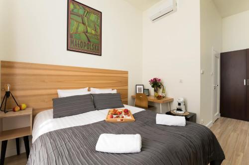 1 queen bed