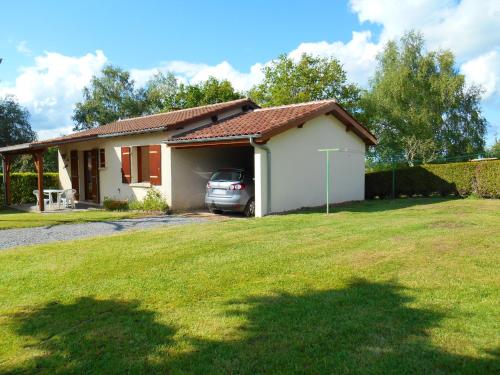 Maison de 2 chambres avec piscine partagee jardin clos et wifi a Gorses gîte à louer Sénaillac-Latronquière