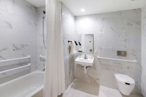 Ocean Treasure Beachside Suites in Fort Lauderdale, USA