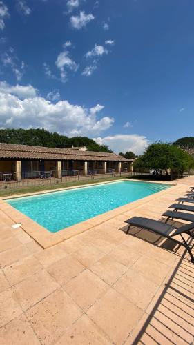 Appartements " Le Clos De La Cerisaie" - Location saisonnière - Castillon-du-Gard